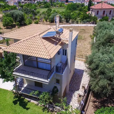 Villa Maison Fleurs Diakoptó