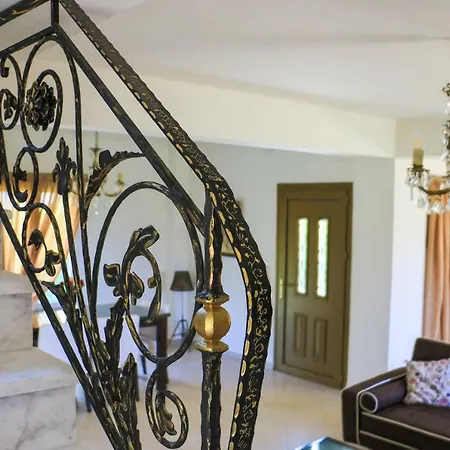 Maison Fleurs Villa