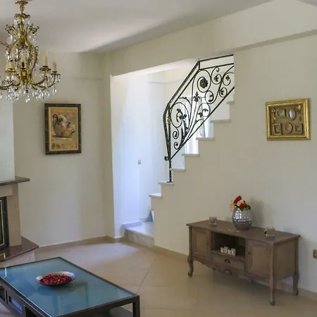 Maison Fleurs Villa Diakopto