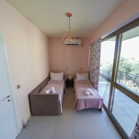 Maison Fleurs Villa