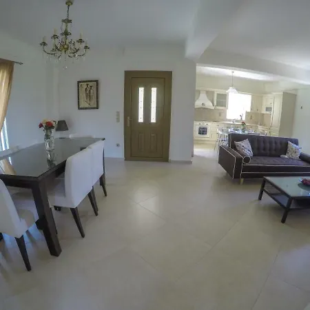 Villa Maison Fleurs Diakoptó